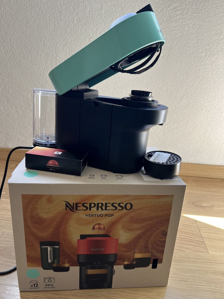 Nespresso Vertuo Pop com cápsulas