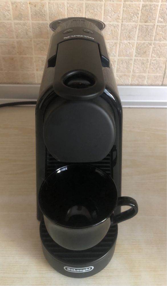 Капсульная кофемашина Delonghi