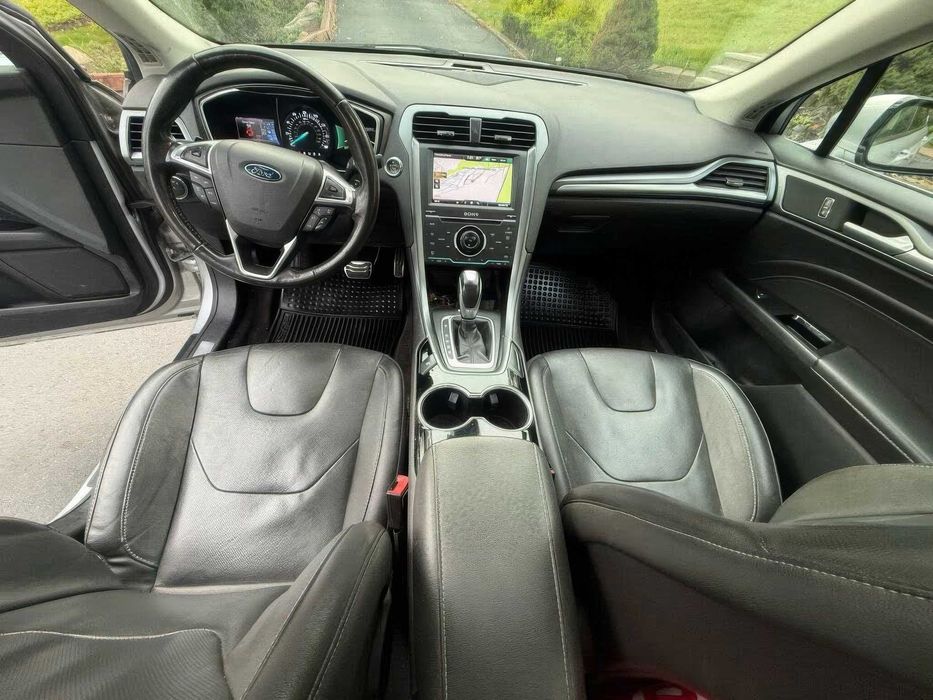 Ford Fusion Titanium      2015