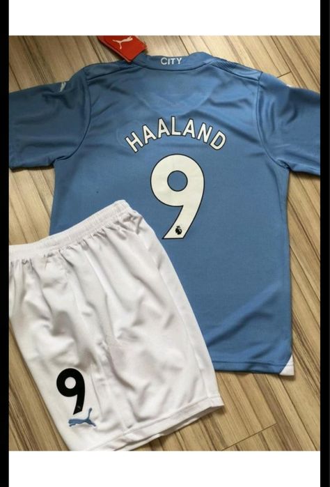 Розпродаж футбольних форм для дітей