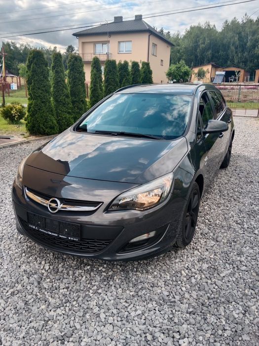 Opel astra J 2014rok 1.4turbo 140koni