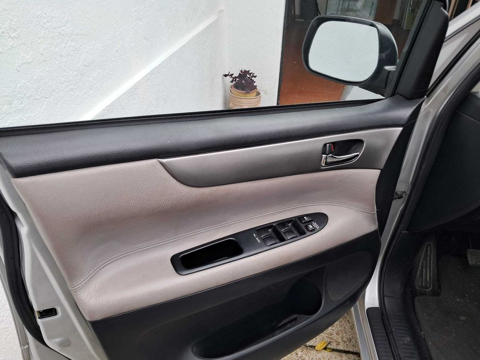 Toyota Avensis Verso 2.0 D-4D Sol