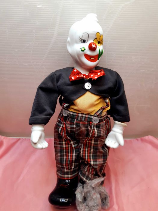 stara lalka clown klaun z mechanizmem uszkodzona