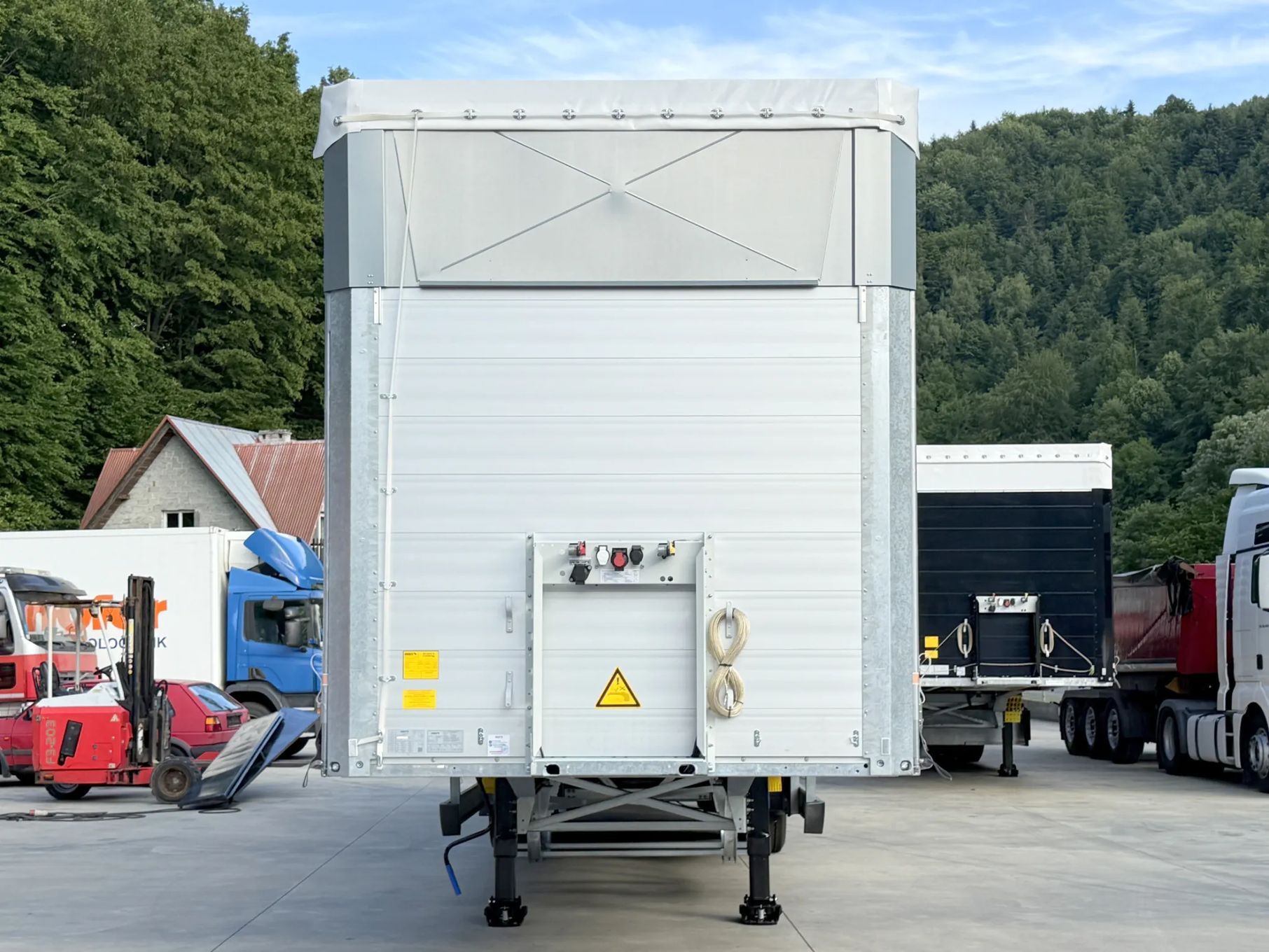 Schmitz Cargobull MEGA VARIOS + BDE  2025 Mega Varios + BDE ( Rozsuwany portal )