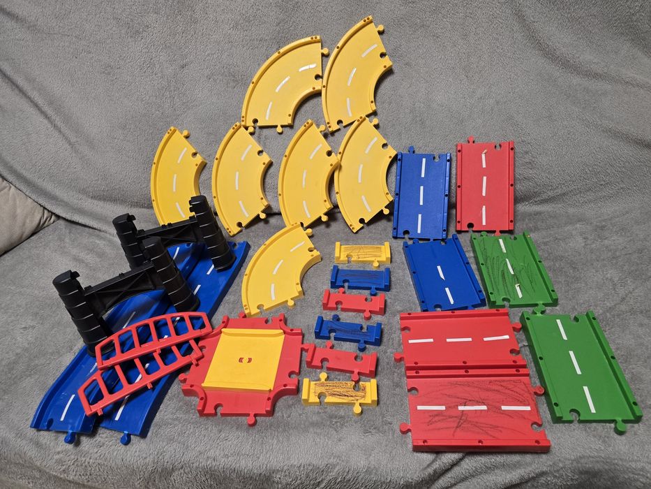 Circuito estradas com ponte para corros de brincar
