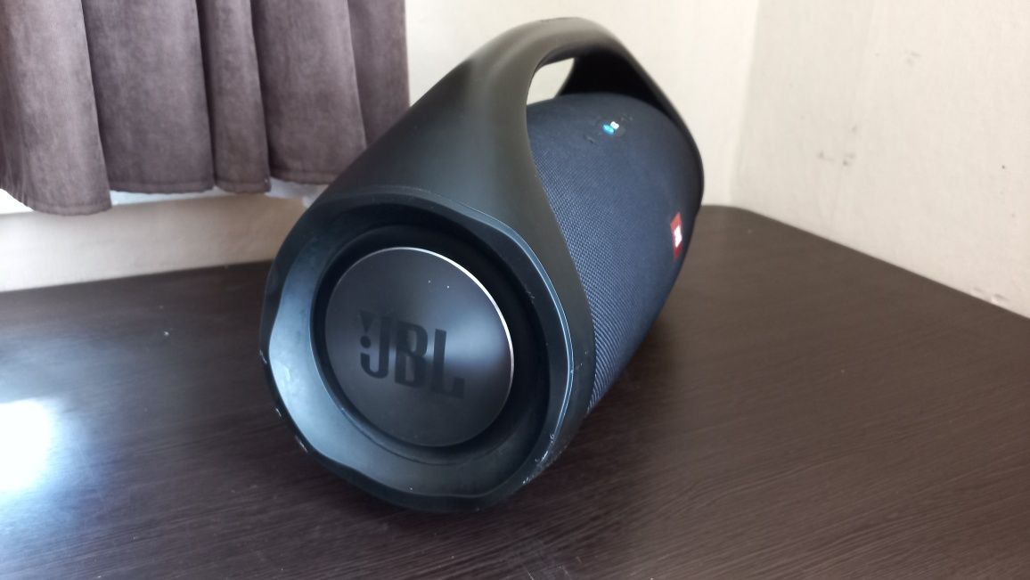 Колонка JBL boombox