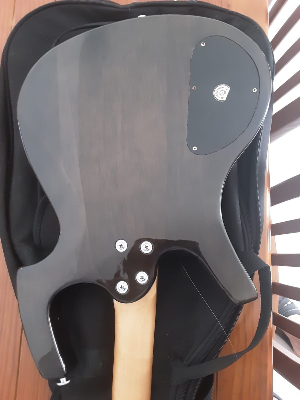 Guitarra. Usada poucas vezes
