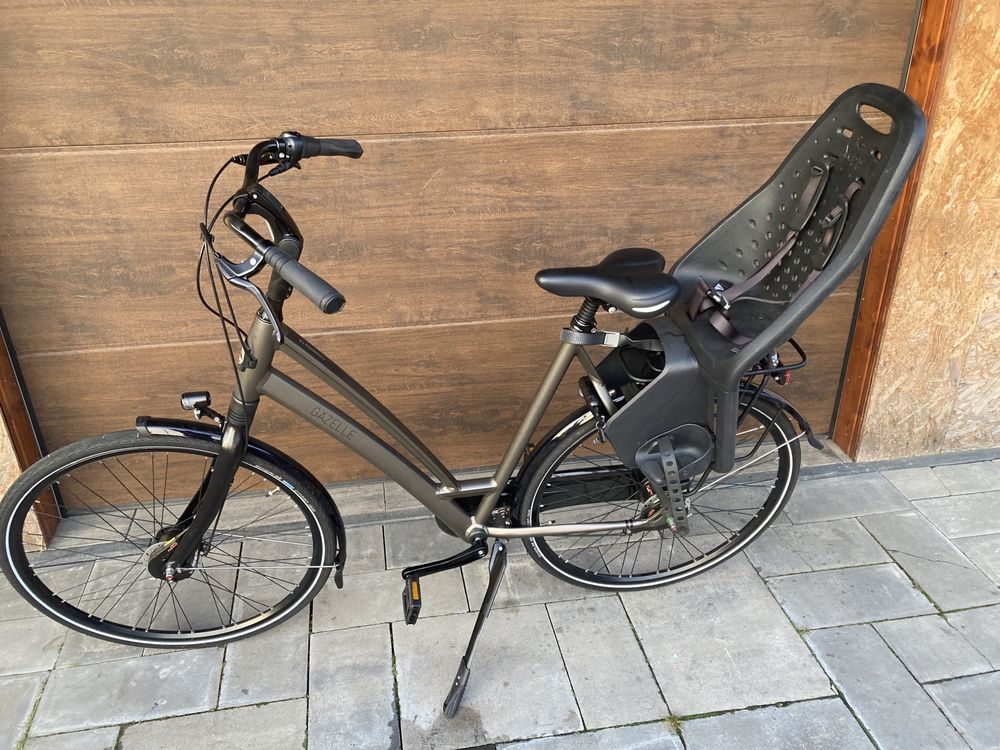Thule Yepp Maxi Fotelik rowerowy black na bagażnik