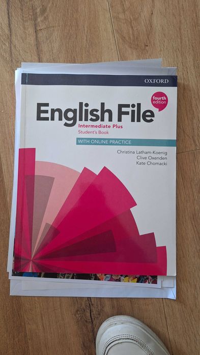 English File Intermediate Plus różowe