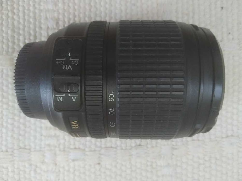 Хороший стан, об'єктив Nikon AF-S DX NIKKOR 18-105mm f3.5-5.6G ED VR