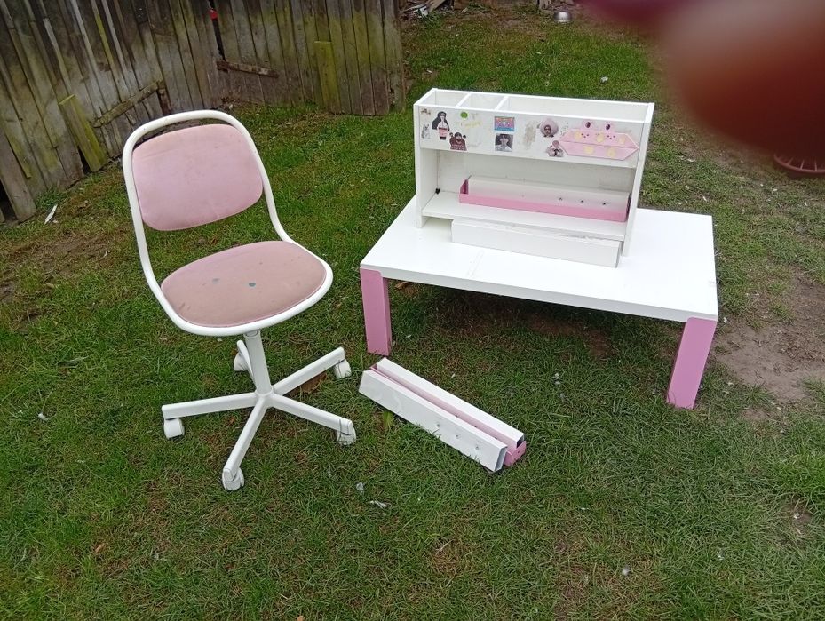 Biurko dla dziewczynki
