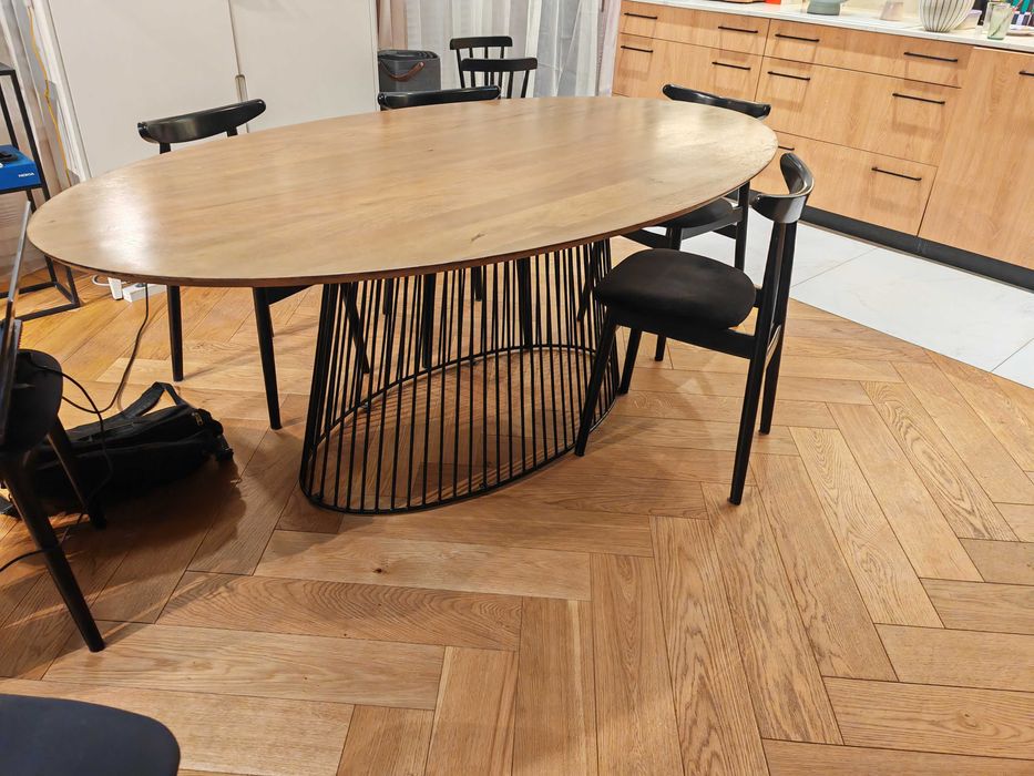 Stół Leska 200 x 110 cm lite drewno mango i podstawa stalowa czarna