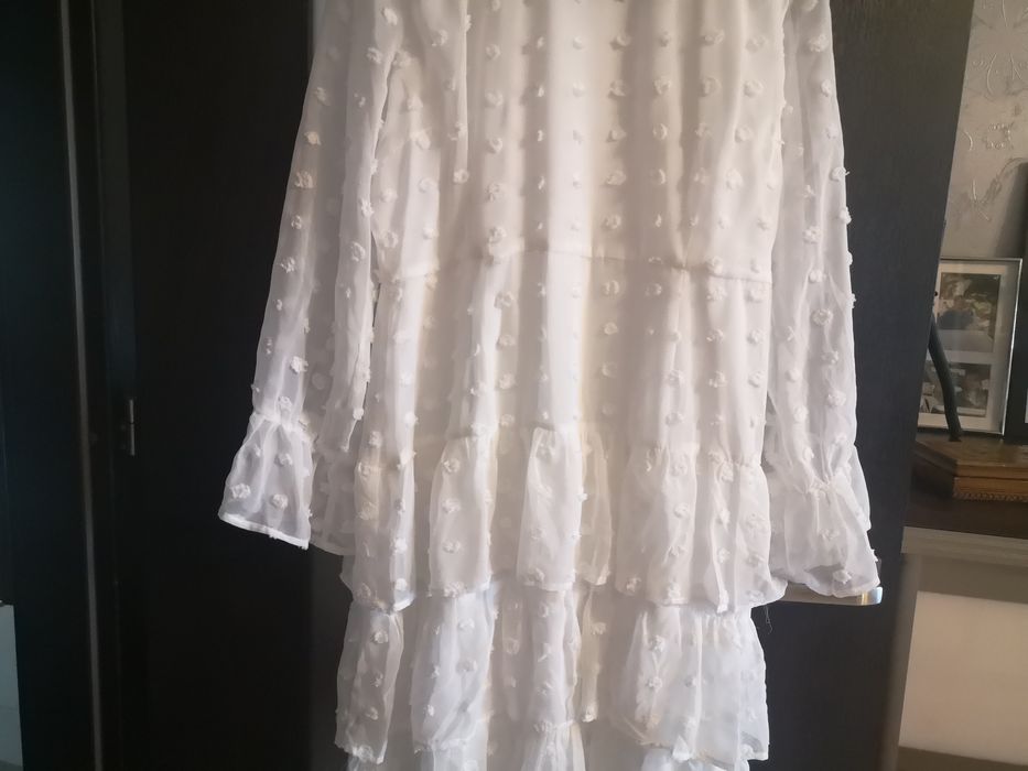 Biała sukienka boho