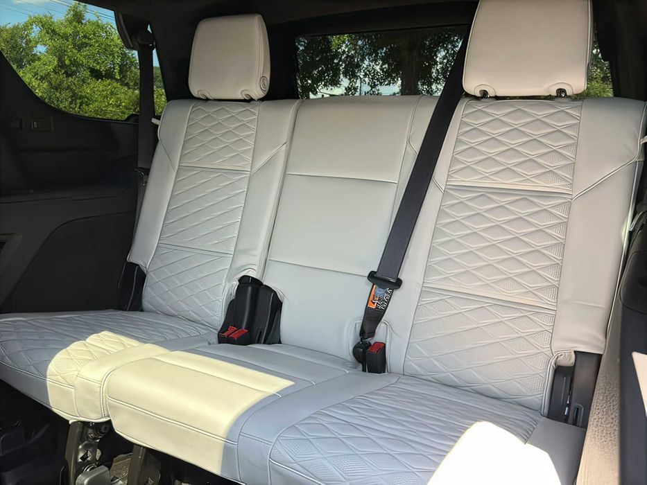 Cadillac Escalade      2025