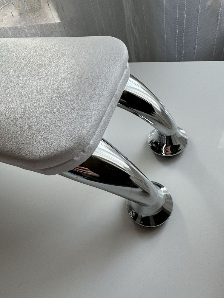 Podpórka pod dłoń do manicure