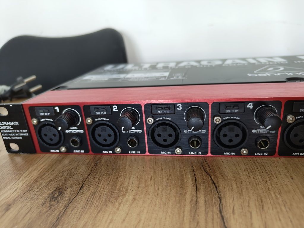 Behringer ada8200 interfejs 8 kanałowy