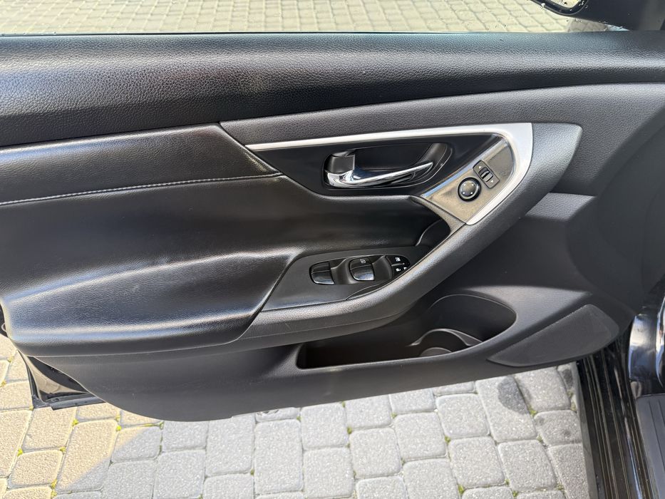 Nissan Altima 2015 2.5 бензин