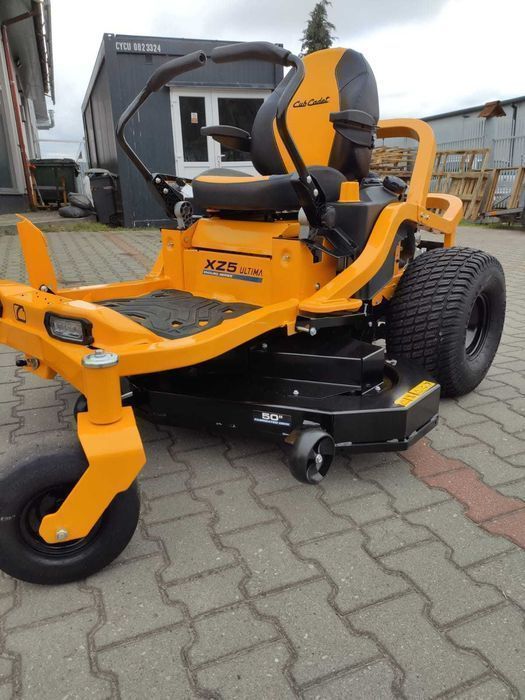 Traktor Zero-Turn Cub Cadet XZ5 L 127 KAWASAKI