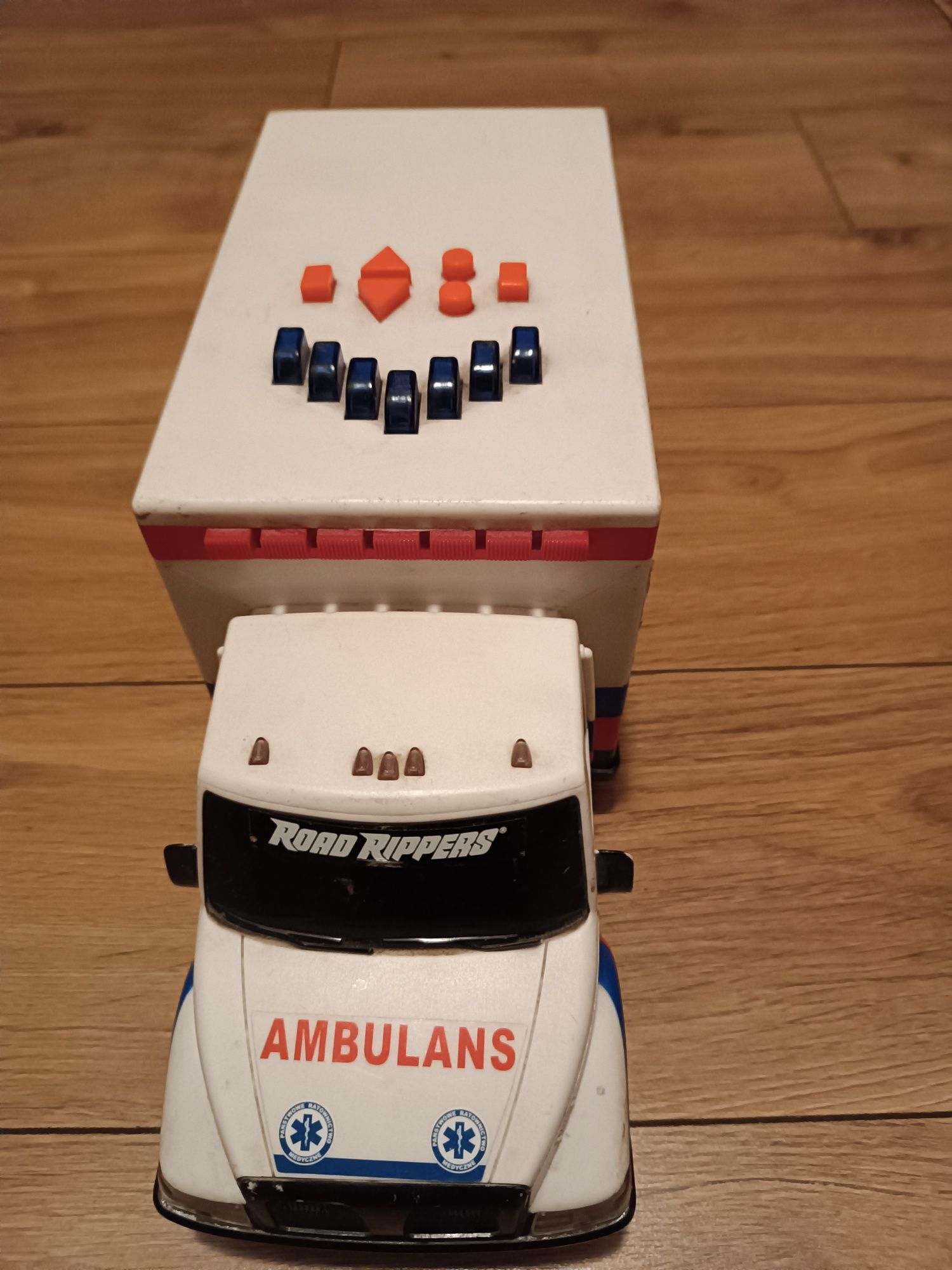 Ambulans wydaje dźwięki