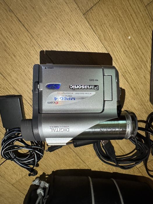 Продам видеокамеру  Panasonic. Отличное состояние. Рабочая