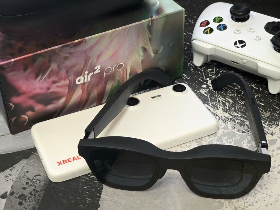 AR-окуляри XREAL Air 2 Pro + смартфон-хаб XREAL Beam Pro (комплект)