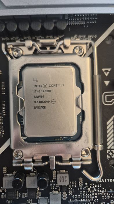 Asus PRIME Z790-A WiFi + i7 13700KF