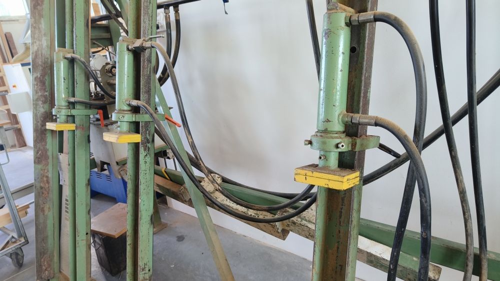 Prasa 4-y dociski pionowe hydrauliczna ramowa do klejenia ram okien dr