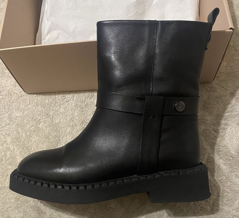 Шкіряні черевики Ilvi