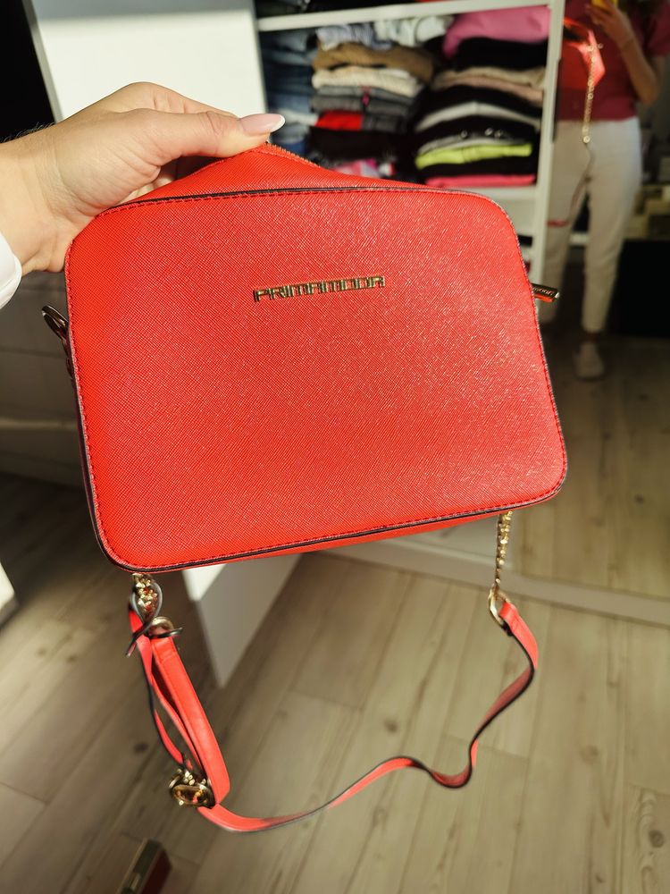 Torebka Prima moda czerwona skôra saffiano metalowy pasek