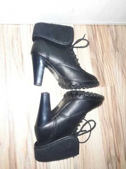 Czarne modne buty na obcasie rozm 36