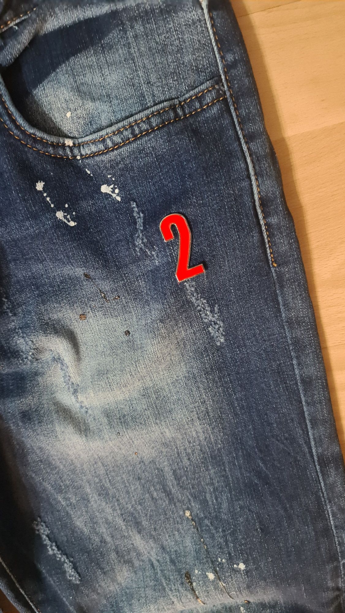 Oryginalne jeansy męskie dsquared2,