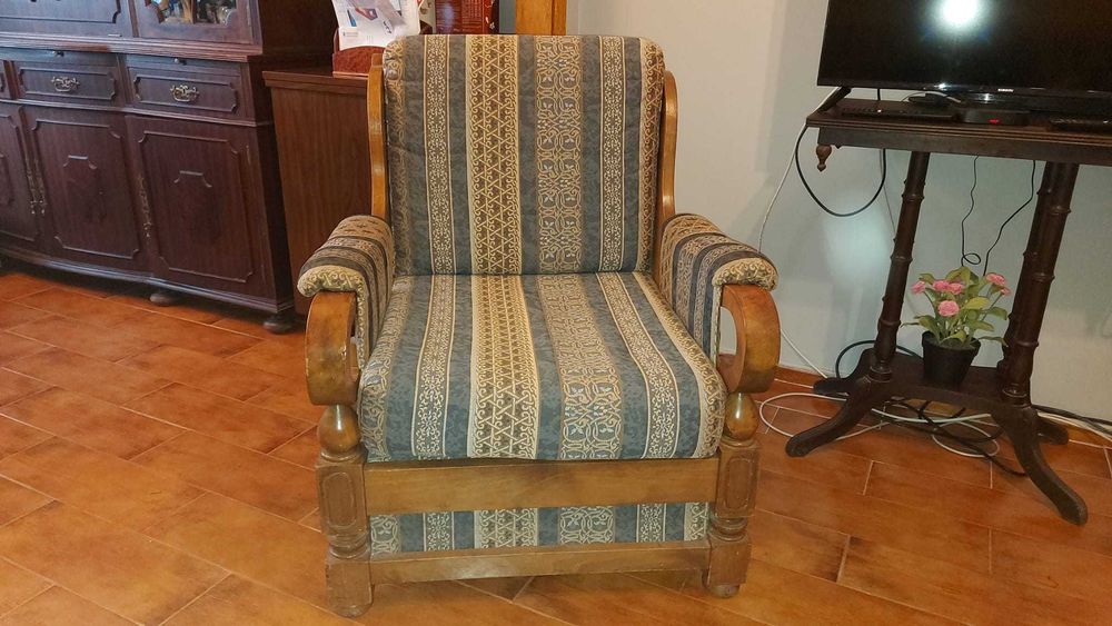 Sofá Cama 3 lugares 175x85x90 cm + 2 Cadeirões 2x 80x85x90 cm