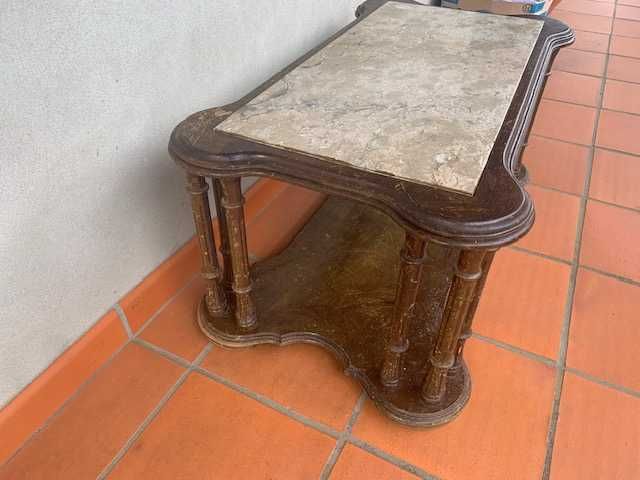 Mesa de centro com pedra