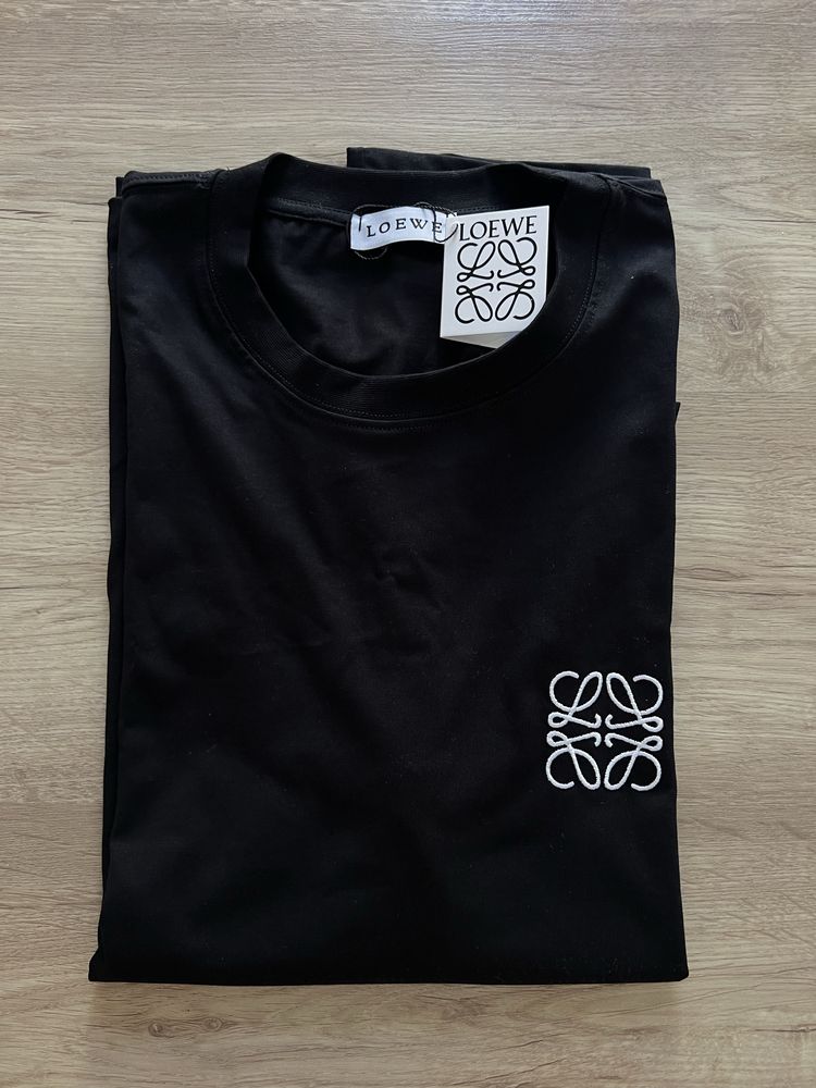 Tshirt preta da Loewe nova com etiqueta