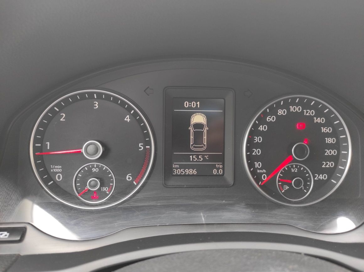 VW Jetta 2010r idealny stan 1.6 tdi