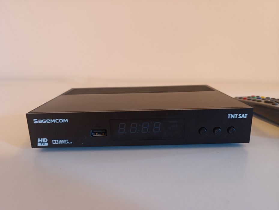 Parabólica + Recetor de satélite Sagemcom DS81 HD TNTSAT + parabólica