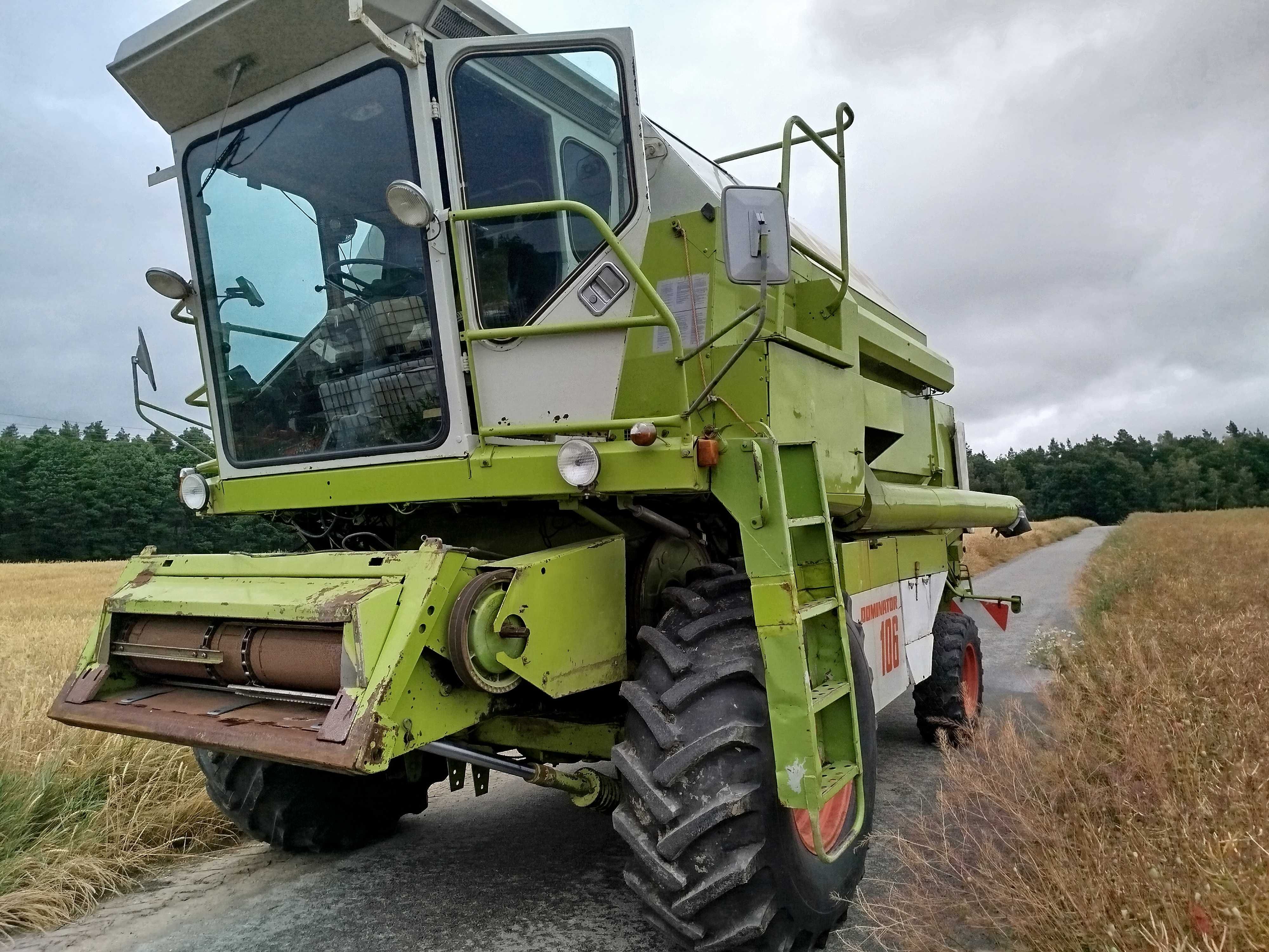 Claas Dominator 106