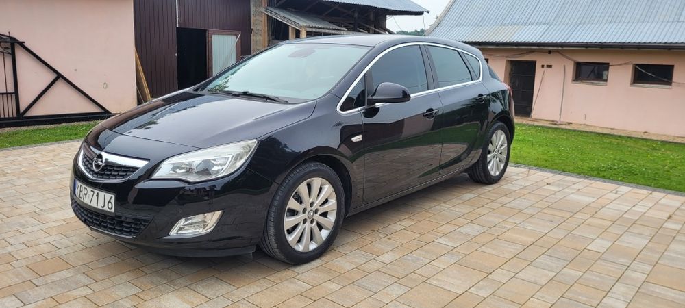 Opel Astra J 2010r. 1.7 cdti