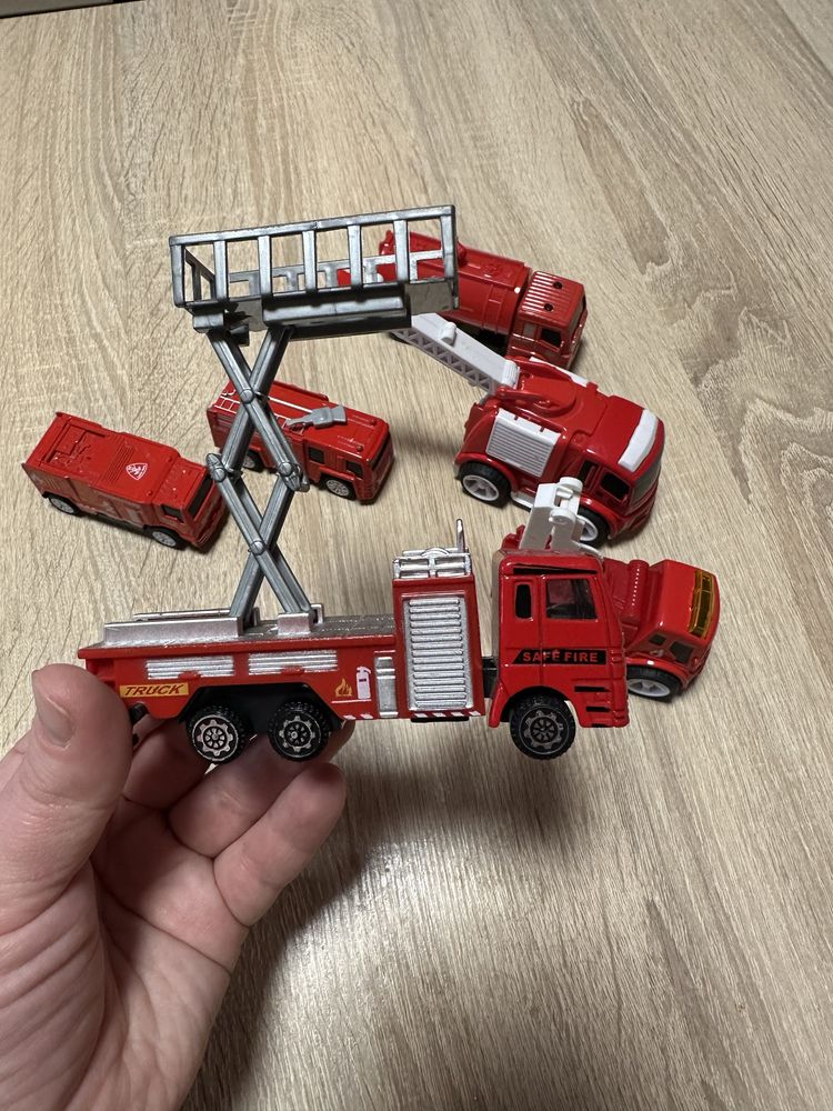 Іграшки для хлопчика пожежні машини залізо пластикові