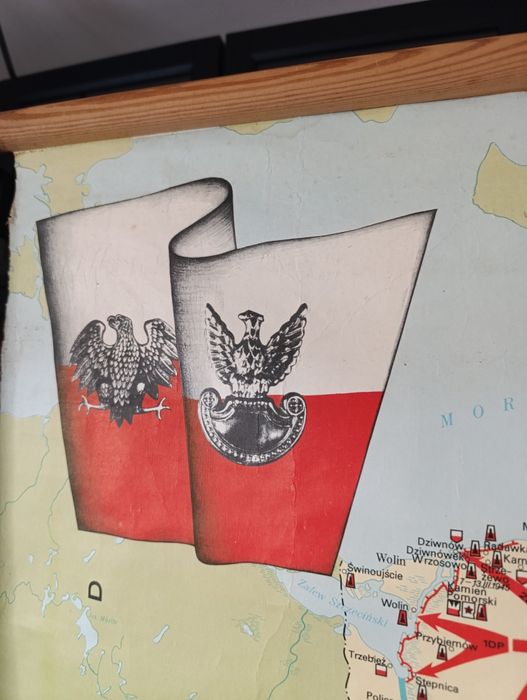 Stara mapa na płótnie z 1978 rok miejsca pamięci narodowej PRL