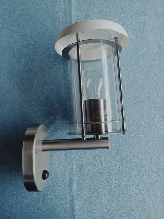 Kinkiet lampa na zewnątrz