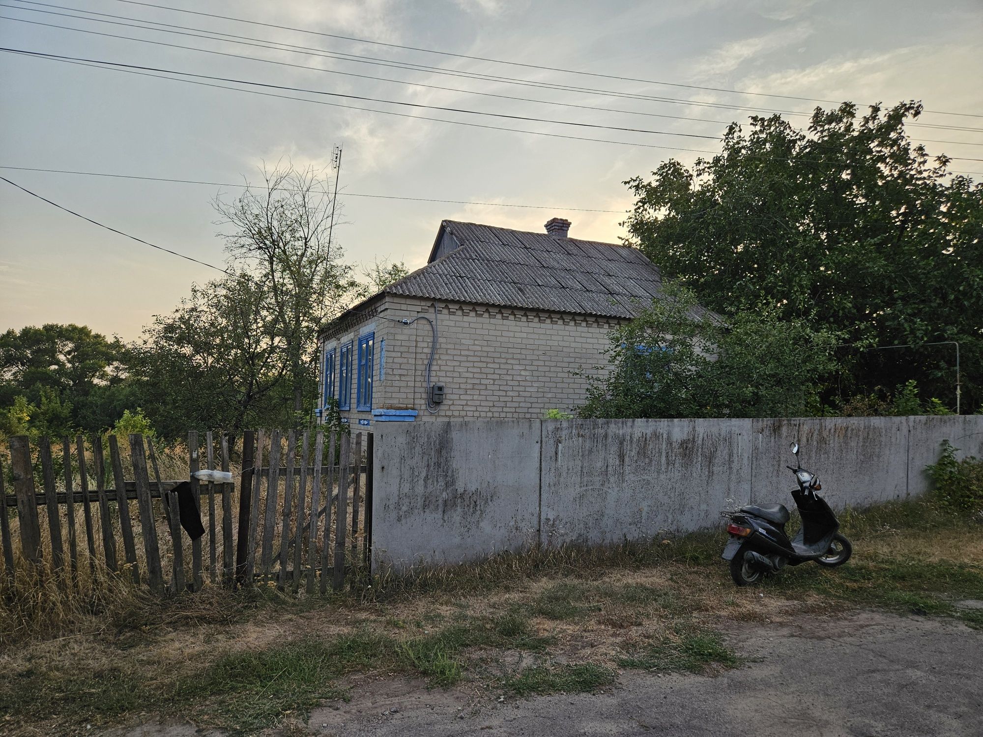 Продам цегляну хату