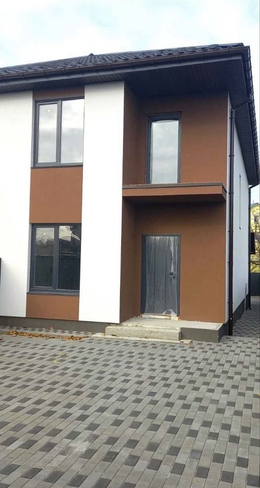 Продам дуплекс. 4 км до Києва. Газифікований.
