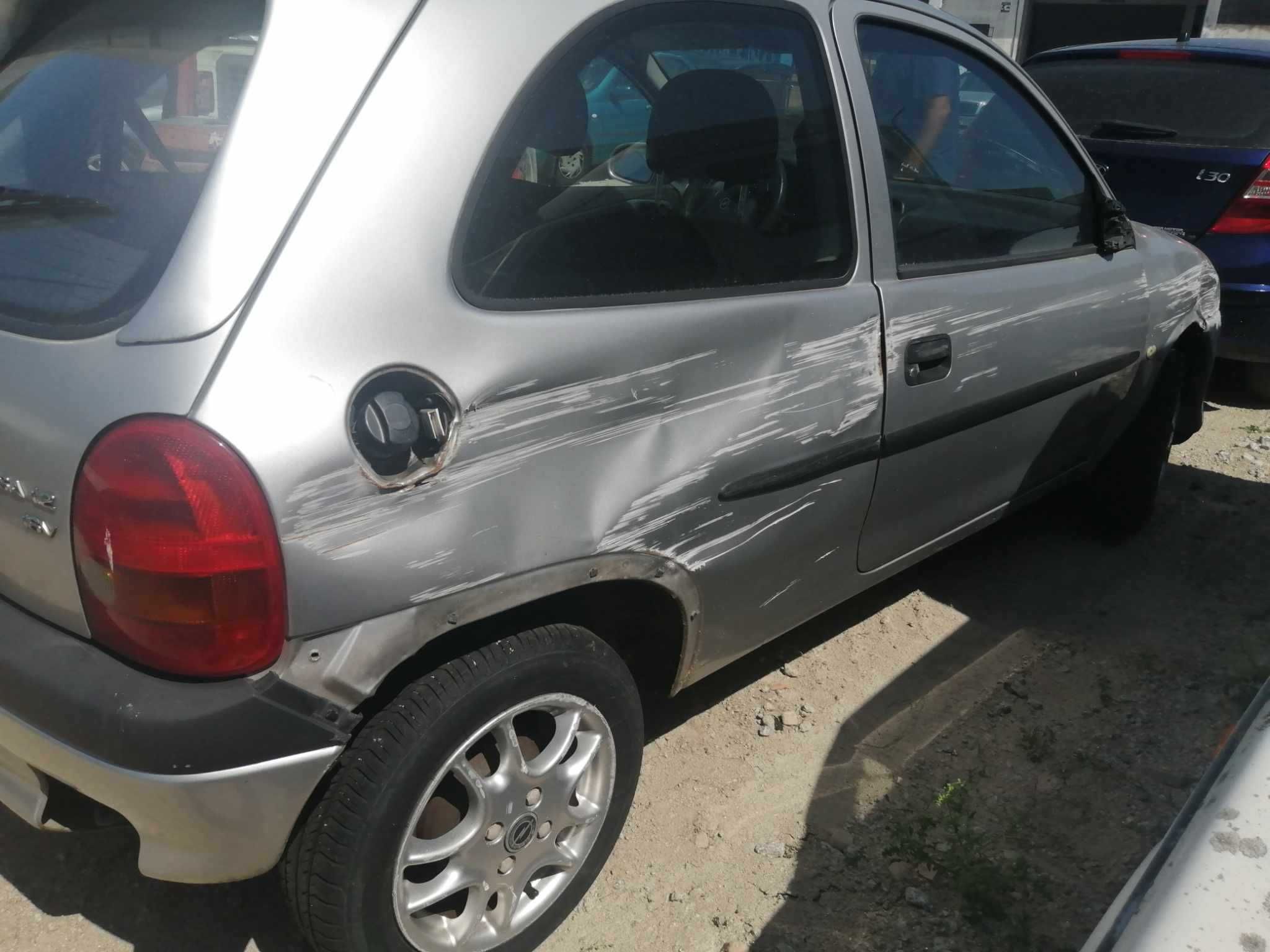 Para peças Opel Corsa B 1.2 i 16V Ano 2000