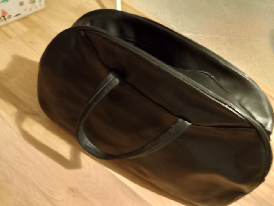 Nowa podróżna torba czarna