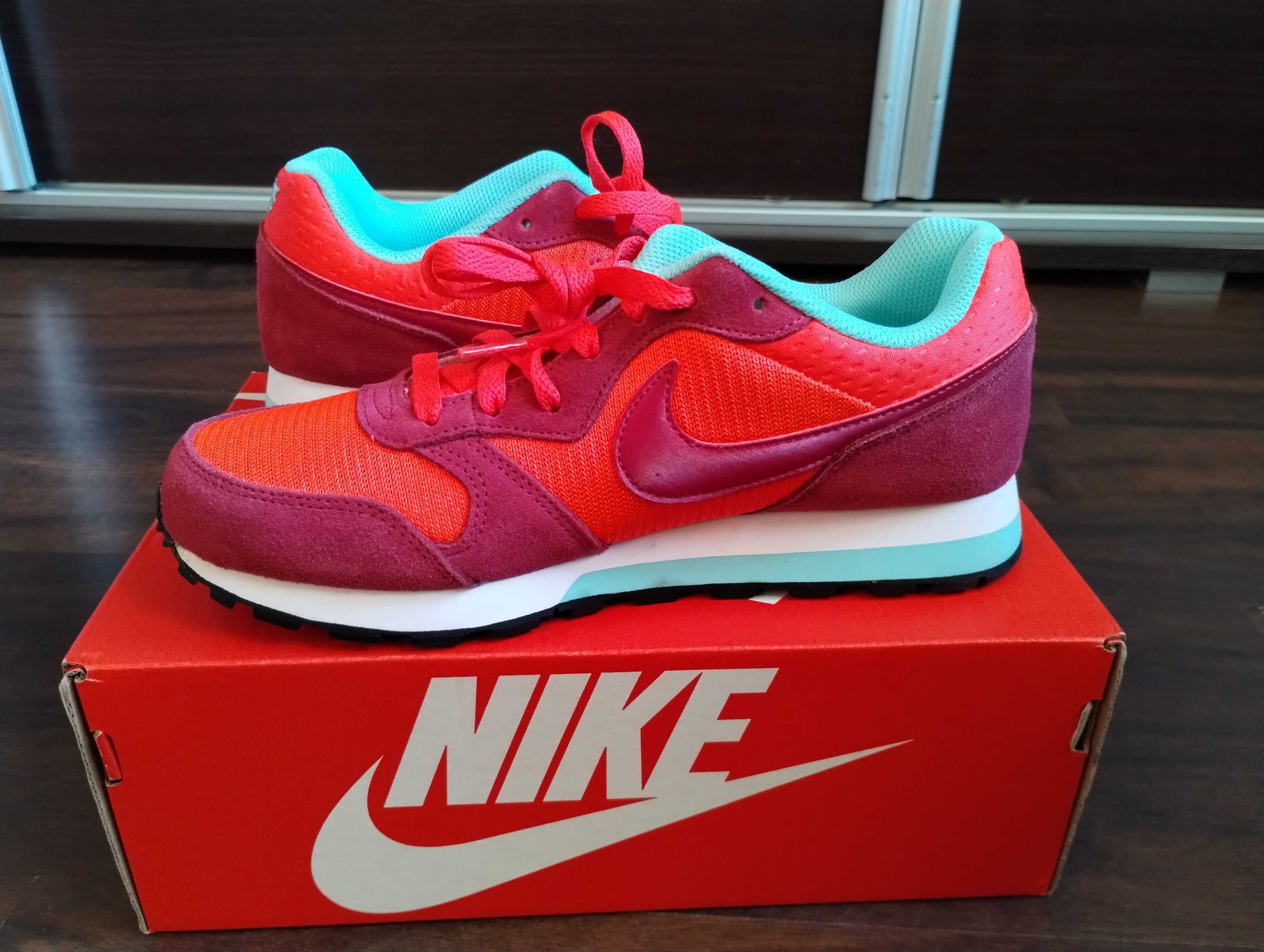 Nike MD Runner 2 Buty sportowe sneakersy 39