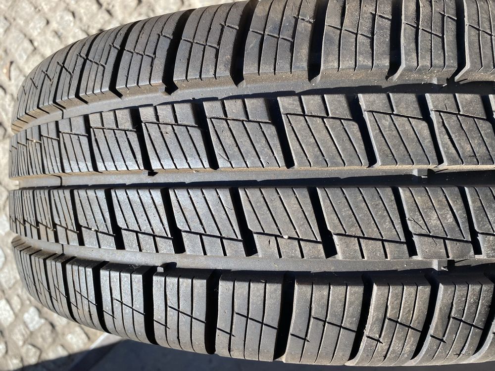 Jedna Opona 215/65R16C 109/107T Hankook Vantra ST AS2 2023 rok 9,5 mm
