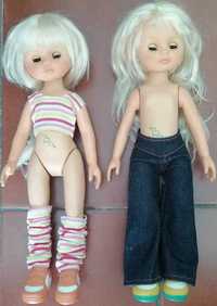 2 bonecas gémeas loiras com tatuagens