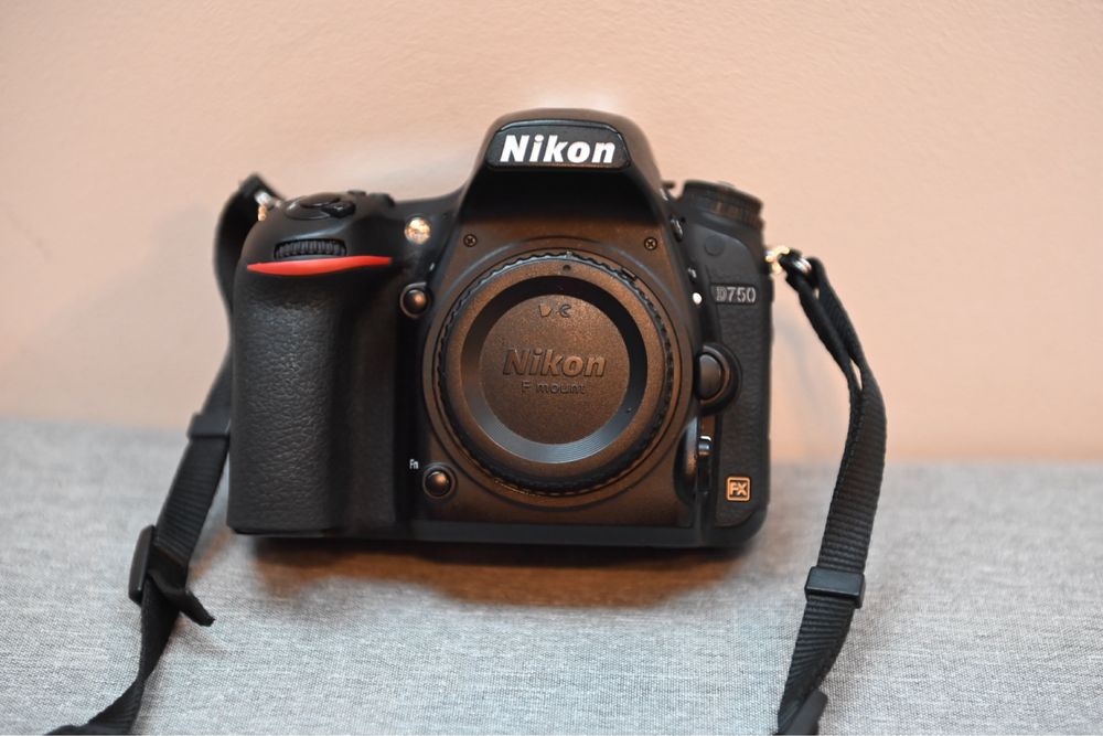 Nikon D750 body