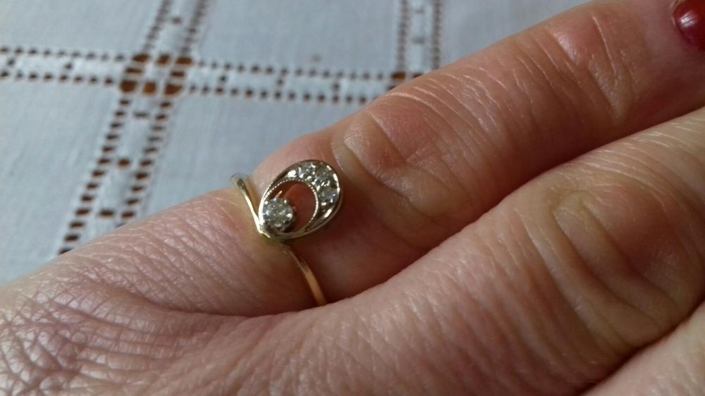 Pierścionek złoto 18 karatowe z brylantami 1,9 g